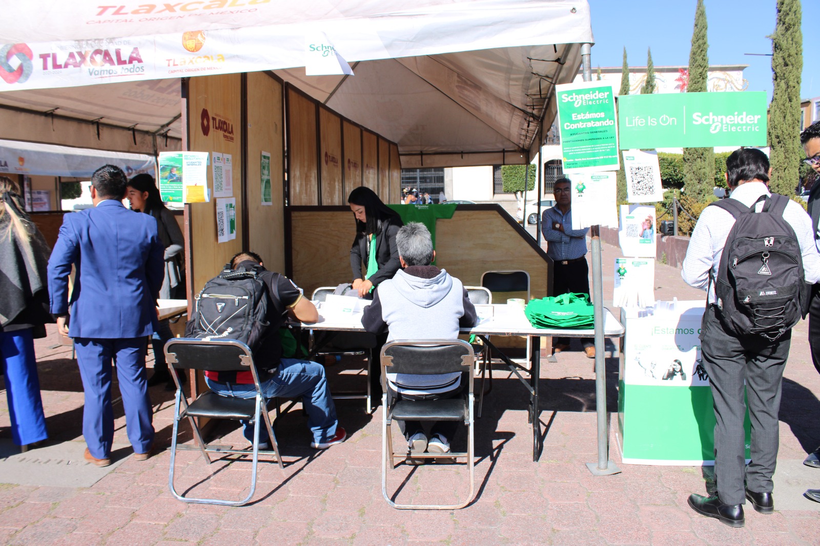 Inaugura Maribel Pérez Arenas feria del empleo en Tlaxcala capital
